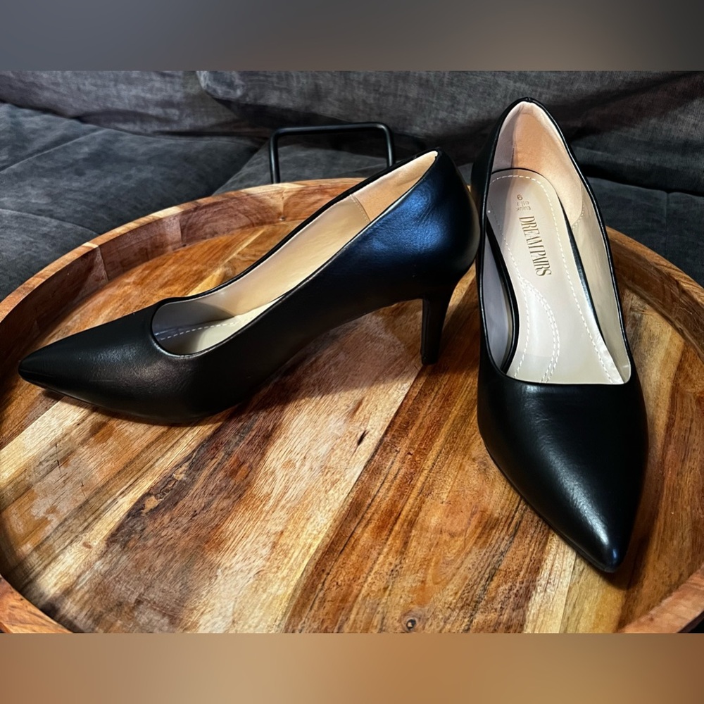 Dream Pairs Kitten Heel Pointed Toe Shoe